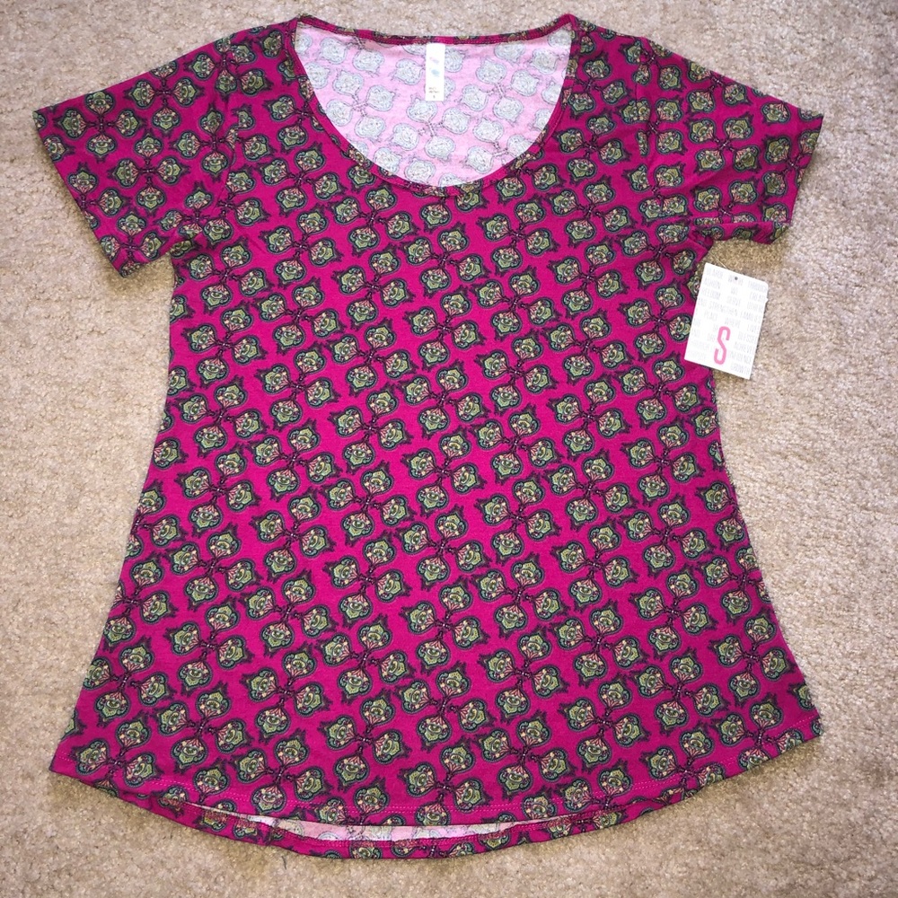 NWT LuLaRoe Classic tee